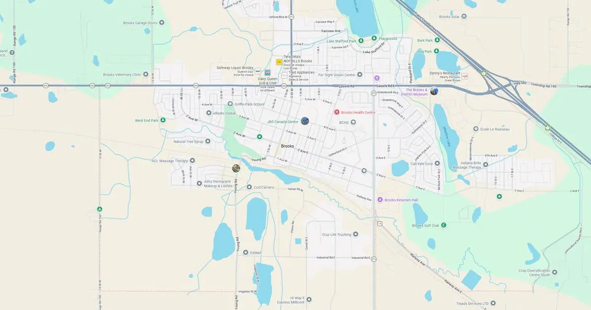Map showing streets, water bodies, and green spaces in a residential community.